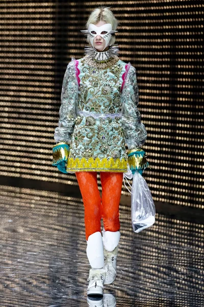 Look 29